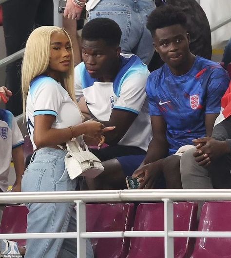 Football Player Girlfriend, Wags Soccer, Soccer Girlfriend, Players Wives, Football Girlfriend, Footballers Wives, Bukayo Saka, Madrid Football, Uefa Super Cup