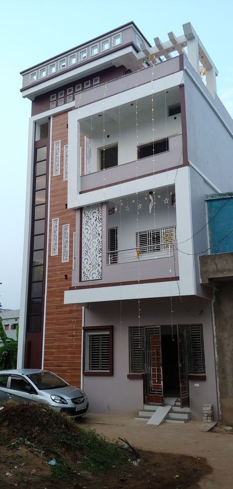 Indian Building Design, Elevation Designs For House G+1 Indian, Indian House Colors Exterior, Building Painting Ideas House Indian, Elevation Paints For House, House Paint Exterior Indian, Indian Home Elevation Design, Indian Balcony Grill Design, Indian House Paint Exterior