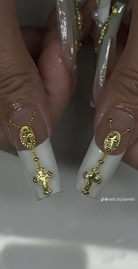 Crucifix Nails, Rosary Nails Designs, Christian Nails Designs, Gold Long Nails, Nails With Chains, Church Nails, Religious Nails, God Nails, Virgin Mary Nails