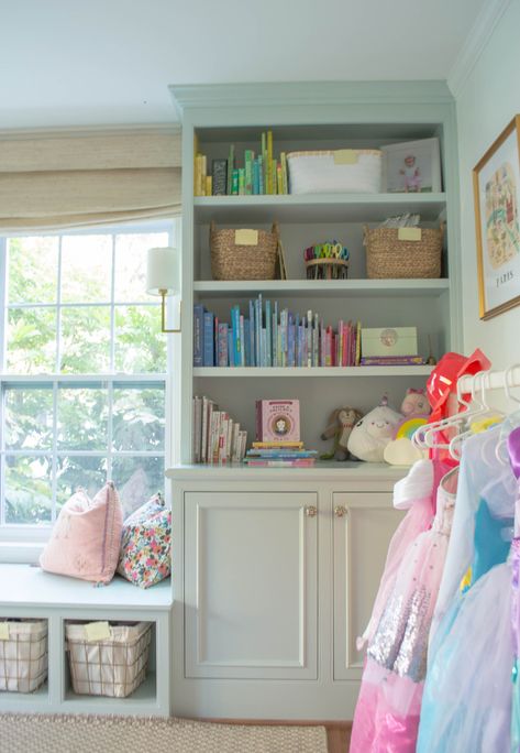 Girls Room Built Ins, Nursery Built In Shelves, Playroom Wallpaper Accent Wall, Homeschool And Playroom Ideas, Playroom Built In Storage, Playroom Bookcase, Craft Playroom, Playroom Built Ins, Playroom Bookshelves