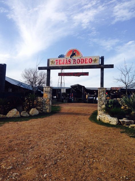 Tejas Rodeo in Bulverde Texas! San Antonio Rodeo, Texas Vibes, Texas Pictures, Texas Aesthetic, Michelle Carter, Texas Rodeo, Cowgirl Era, Wine Farm, Longview Texas