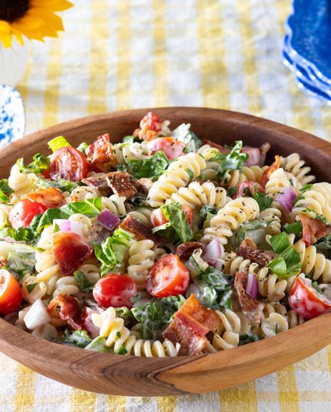 Summer Side Dishes Recipes, Blt Pasta Salad, Blt Pasta, Blt Pasta Salads, Best Pasta Salad, Cold Pasta Salad, Cold Pasta, Easy Salad, Pasta Salad Recipe