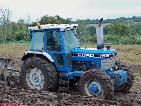 Four Wheel Tractor, Farmall M, Custom Semi Trucks, Ranch Riding, Pulling Tractors, Tractor Photos, Farm Scenes, Tractor Accessories, Ford Tractor