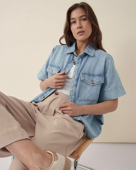 The Boxy Denim Shirt - Vintage Blue Short Sleeve Denim Shirt Outfit, Shirt Short Sleeve Outfit, Denim Shirt Outfit, Outfit Beige, Short Sleeve Denim Shirt, Short Sleeve Denim, Resort Shirt, Beige Pants, Glad Rags