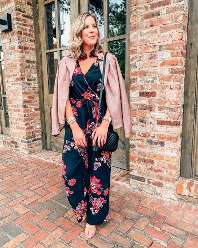 Spring Wedding Guest Outfit, Jumpsuit Styling, Fall Wedding Guest Outfit, Outfit Birthday Party, Fall Rehearsal Dinners, Jumpsuit With Jacket, Rehearsal Dinner Outfit, Wedding Guest Outfit Spring, Outfit Concert