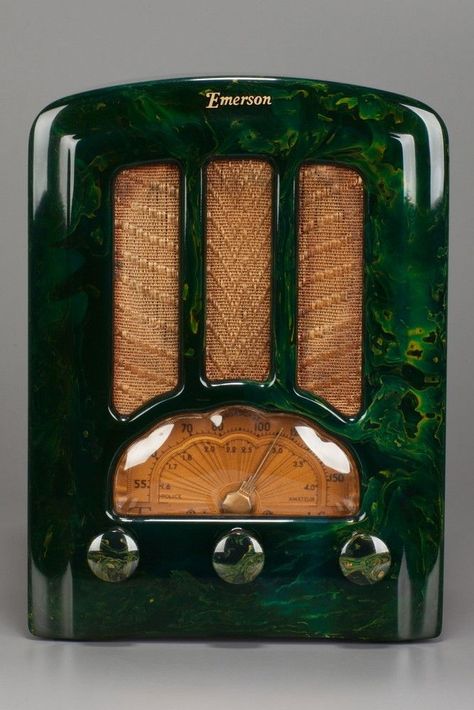 Transistor Radio Vintage, Antique Radios, Retro Radios, Art Deco Vanity, Radio Vintage, Old Time Radio, Retro Radio, Vintage Radios, Art Deco Decor