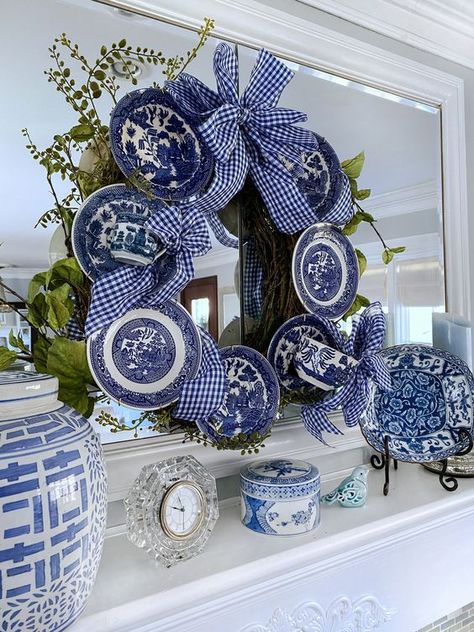 Plate Wreaths, Blue Willow Decor, Plate Wreath, Blue Christmas Decor, Wreath Project, My Plate, Blue White Decor, Gold Christmas Decorations, White Wreath