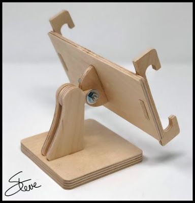 Scroll Saw Patterns Free, Scroll Saw Pattern, Woodworking Hand Tools, Ipad Stand, Scroll Saw Patterns, Fine Craft, Small Wood Projects, Cell Phone Holder, I Design