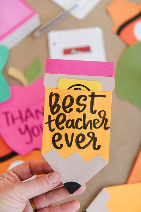 Teacher Appreciation Gift Card Holder, Teacher Gift Card Holder, Card Holder Diy, Teacher Appreciation Gift Card, Teacher Appreciation Diy, Gift Card Holder Diy, Crayon Gifts, Teacher Gift Card, Apple Gift Card