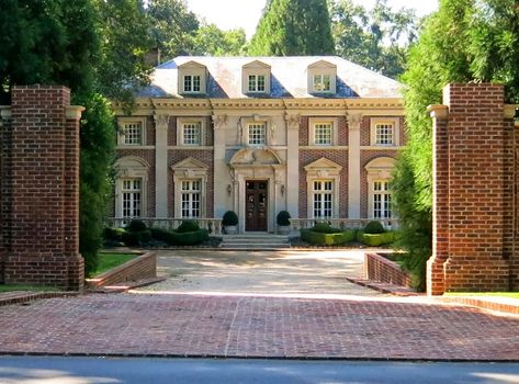 Grand House, Old Mansions, Grand Homes, Moving House, Dream House Exterior, Brick House, Pretty House, Classic House, Driveway