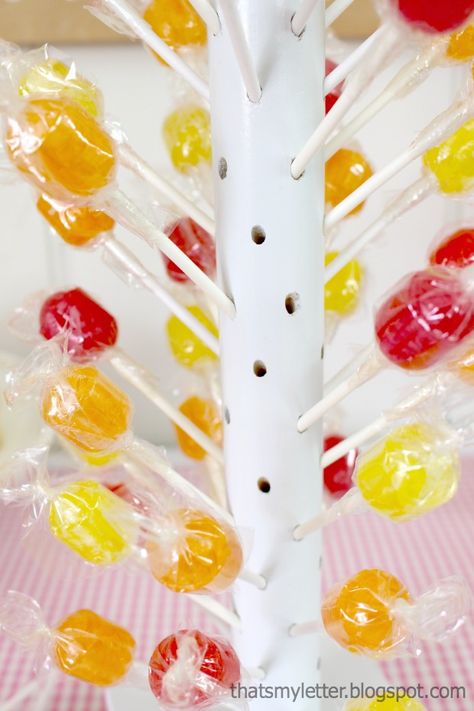 DIY Lollipop Stand - Pretty Handy Girl Sucker Tree, Candy Bar Comunion, Diy Lollipop, Lollipop Stand, Lollipop Display, Lollipop Tree, Candy Stand, Cake Pop Stands, Diy Display