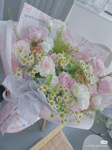 Light Pink Flower Bouquet, Bouquet Of Flowers Aesthetic, Pretty Flower Bouquet, Light Pink Bouquet, Aesthetic Flower Bouquet, Pink Flower Bouquet, Peonies And Hydrangeas, Prettiest Bouquet, Boquette Flowers