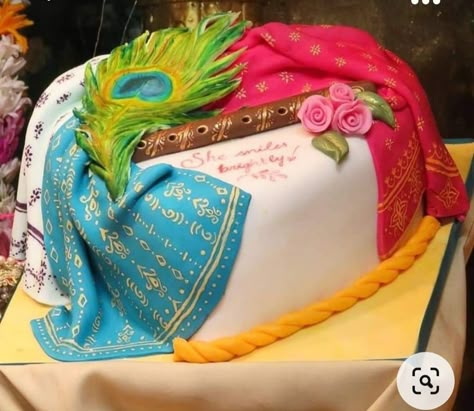 Bhaktivedanta Manor, Happy Birthday Krishna, Birthday Cake Roses, Krishna Birthday, Easy Indian Dessert, Peacock Cake, Krishna Radhe, Cake Story, Shiv Shankar