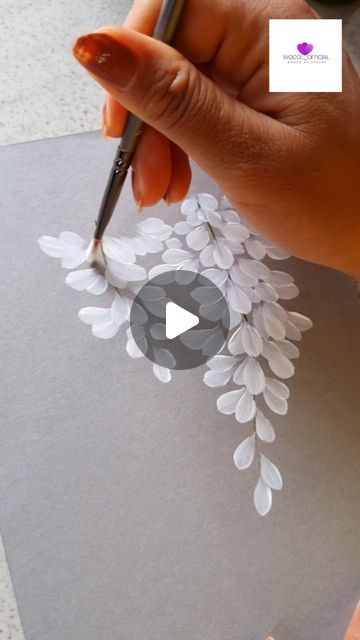 Aesthetic Drawing Of Flowers, Painting Flowers On Canvas Easy, How To Flower Painting, Easy Paint Flowers Simple, Hanging Flowers Painting, How To Paint White Flowers, Diy Crafts Painting, Folk Art Flowers Painting, Easy Acrylic Flower Painting Ideas