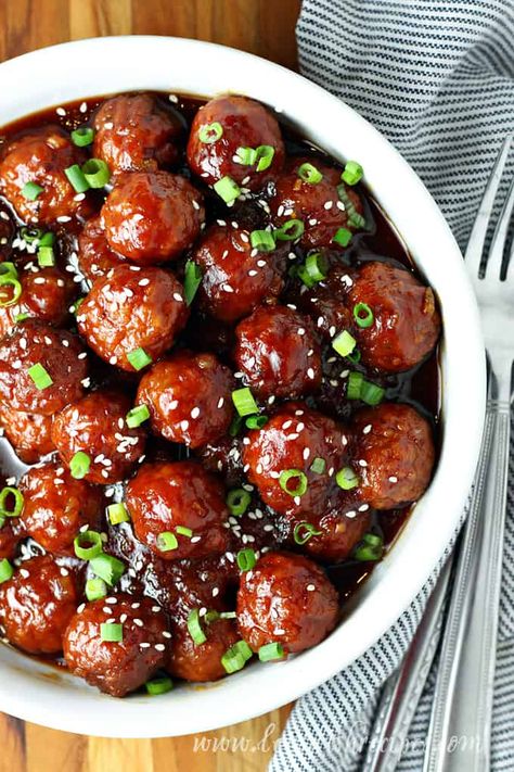 Slow Cooker Peach Glazed Meatballs Sweet Meatballs Crockpot, Peach Meatballs, Sweet Meatballs, Peach Glaze, Cocktail Meatballs, Glazed Meatballs, Slow Cooker Teriyaki, Sweet And Sour Meatballs, Healthy Honey