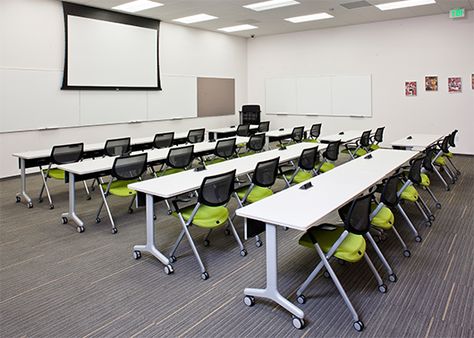 Training Room | Training Room Spaces for Classes and Seminars Lecture Room, Training Room Design, Training Room, Training Center Design, Office Training, Classroom Interior, Meeting Room Design, Modern Office Interiors, Train Room