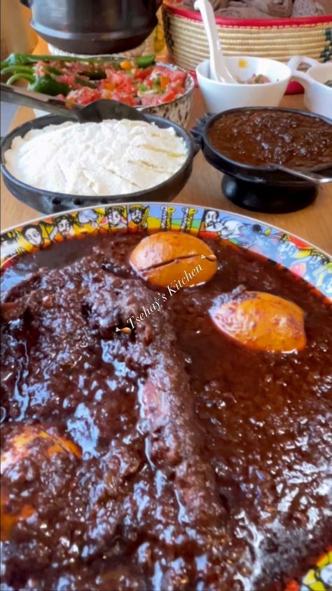 Doro Wot Recipe, Ethiopia Food, Doro Wot, Ethiopian Food, Birthday Frames, Diy Food, Ethiopia, Sweet Home, Easter