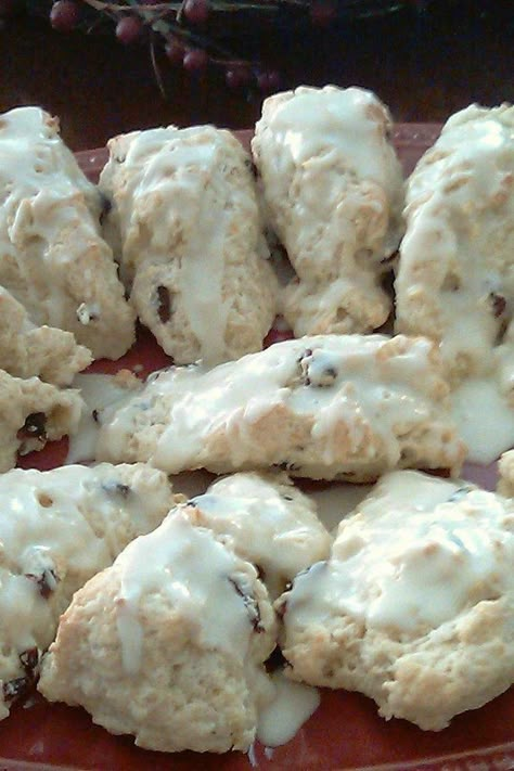 Dried Cherry Scones Yummy!! Dried Cherry Scones, Recipe Using Dried Cherries, Cherry Scones Recipe, Dried Cherry Recipes, Tart Cherries Recipes, Cherry Scones, Breakfast Scones, Cherry Bread, Cherry Muffins