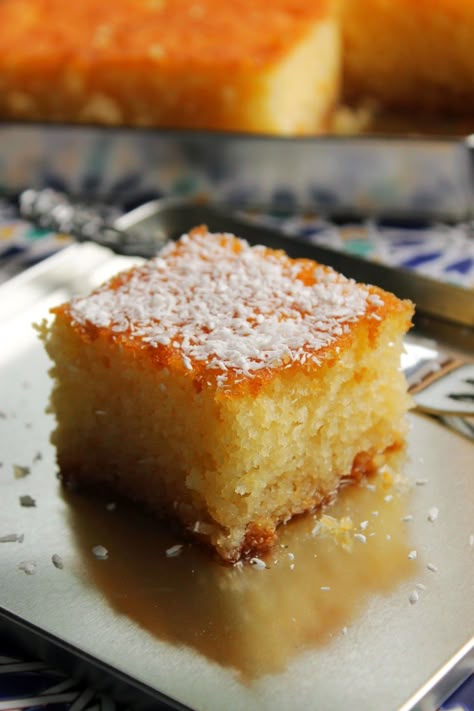 Semolina Cake Recipe, Turkish Recipes Desserts, Macedonian Food, Semolina Cake, Turkish Desserts, Greek Desserts, Arabic Sweets, Piece Of Cake, Middle Eastern Recipes