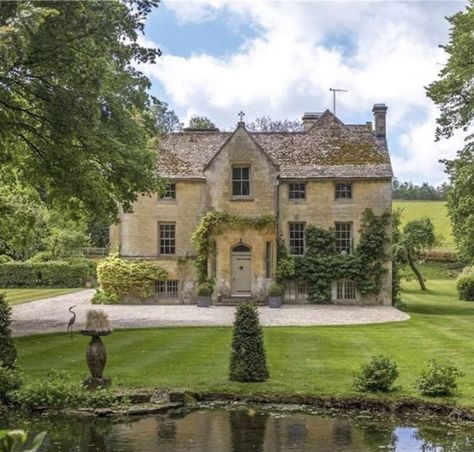 Cotswold Stone, English Castles, Weekend House, English Manor, Casas Coloniales, Manor Houses, House Hunters, Dream Cottage, Countryside House