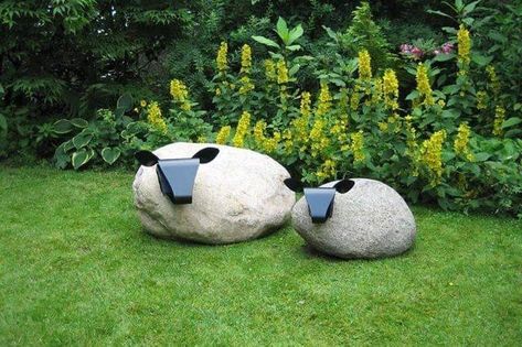 Rock Sculpture, Garden Whimsy, Landscaping With Large Rocks, Rock Garden Landscaping, Metal Yard Art, Metal Garden Art, Garden Art Sculptures, Metal Art Projects, Garden Art Diy