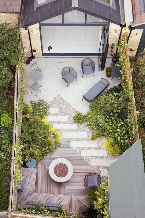 Small Back Gardens, Small Garden Landscape, Small Courtyard Gardens, Courtyard Gardens Design, Back Garden Design, Small Backyard Gardens, Gravel Garden, Patio Garden Design, Garden Design Plans