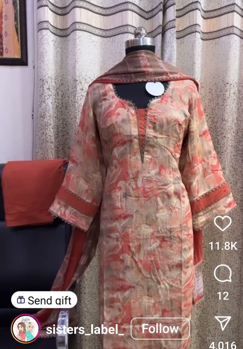 Winter Suit Designs Indian Style Neck, Winter Suit Neck Design, Punjabi Suit Neck Designs Neckline, Lace Designs On Suits, Cotton Suit Designs, Suit Neck Designs, Simple Suit, Simple Dress Casual, Stylish Kurtis Design