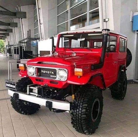 Toyota Land Cruiser #FJ40 #Toyota Fj40 Landcruiser, Toyota Cruiser, Toyota Truck, Toyota Fj40, مرسيدس بنز, 4 Wheelers, Toyota Landcruiser, Toyota 4x4, Toyota 4