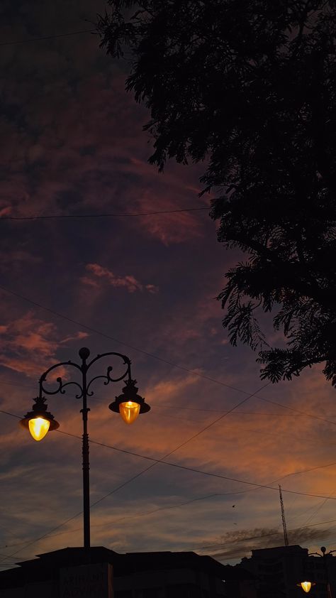 Sky Photography Nature, Night Scenery, Night Landscape, Pretty Landscapes, Evening Sky, Pretty Sky, Aesthetic Photography Nature, Photography Wallpaper, Sunset Pictures