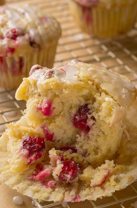 You don’t have to be a baker extraordinaire to make these lemon cranberry einkorn muffins! The ingredients come together in a snap for a simple and delicious treat. Einkorn Muffins, Lemon Cranberry Muffins, Cranberry Orange Muffin Recipe, Cranberry Recipes Muffins, Ancient Grains Recipes, Einkorn Bread, Lemon Cranberry, Orange Muffin Recipe, Einkorn Recipes