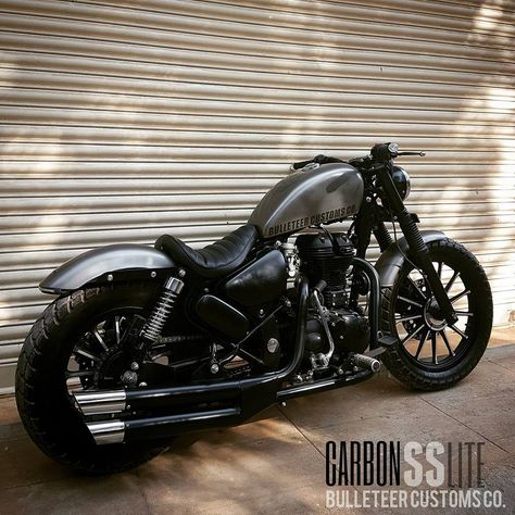 Royal Enfield Thunderbird 350 ‘Carbon SS Lite’ by Bulleteer Customs Royal Enfield Thunderbird Modified, Royal Enfield Thunderbird 350, Classic 350 Royal Enfield, Enfield Thunderbird, Royal Enfield Wallpapers, Royal Enfield Modified, Custom Bikes Cafe Racers, Enfield Bike, Bullet Bike Royal Enfield