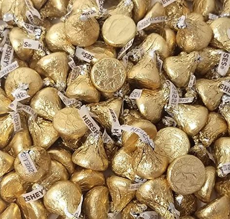 Golden Birthday Themes, Gold Things, Golden Birthday Parties, Buffet Dessert, Gold Dessert, Gold Candy, Hershey's Kisses, Gold Birthday Party, Golden Birthday