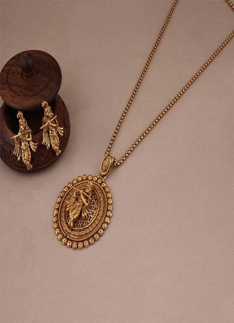 Gold Lockets, Gold Pendants For Men, Trendy Silver Jewelry, India Trip, Pendent Set, Tiny Jewelry, Gold Pendent, Choker Necklace Designs, Gold Jewellry