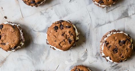 These long acknowledged "facts" are anything but. We'd bet that you believed all of these lies—until today. Great American Cookie Icing Recipe, Gingerbread Man Icing Recipe, Gingerbread Man Icing, Great American Cookie Company, Great American Cookie, Cookie Dough Cake, Cookie Icing Recipe, Basic Cookies, Fondant Recipe