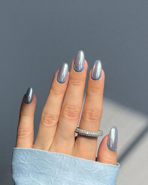 White Chrome Nails, Blue Chrome Nails, Blue And Silver Nails, Chrome Nail Polish, Silver Nail Designs, Pink Chrome Nails, Chrome Nails Designs, January Nails, Silver Nail