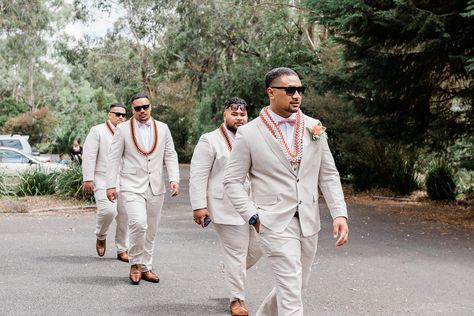 These fellas look incredible in their pale suits and shades, showing of the Samoan ula fala. A classy blend of modern and traditional. Samoan Wedding, Polynesian Wedding, 2026 Wedding, Dream Wedding Decorations, Wedding Planning Decor, Wedding Traditions, Wedding Suits Groom, Wedding Vision, Wedding 2025