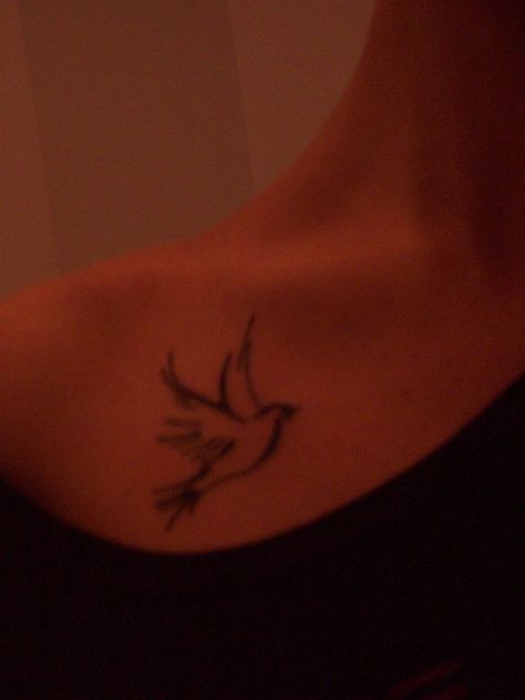 Dove tattoo on collarbone Dove Tattoo Ideas, Dove Tattoo Meaning, Sound Wave Tattoo, Collarbone Tattoo, Dove Tattoos, Bone Tattoo, Dove Tattoo, Bone Tattoos, Wild Tattoo