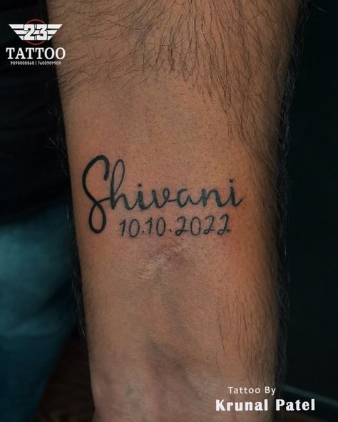 Shivani Name Tattoo, Name With Date Tattoo, Name Date Tattoo Ideas, Date Tattoo Design, Bacteria Cartoon, Thomas Name, Name Tattoos On Arm, Date Tattoo, Birthday Tattoo