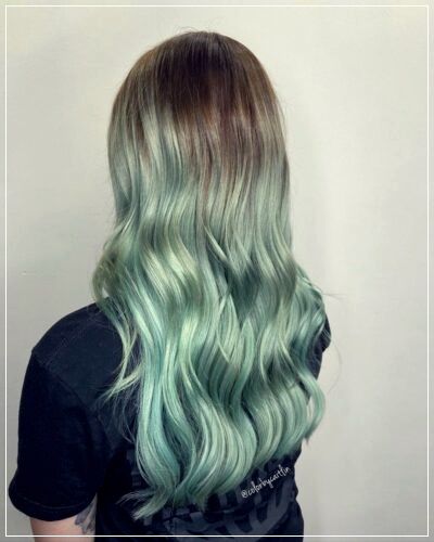 Ethereal Hairstyles, Mint Green Hair, Mint Tone, Green Highlights, Minty Green, Colorful Hair, Dark Brown Hair, Hair Envy, Green Hair