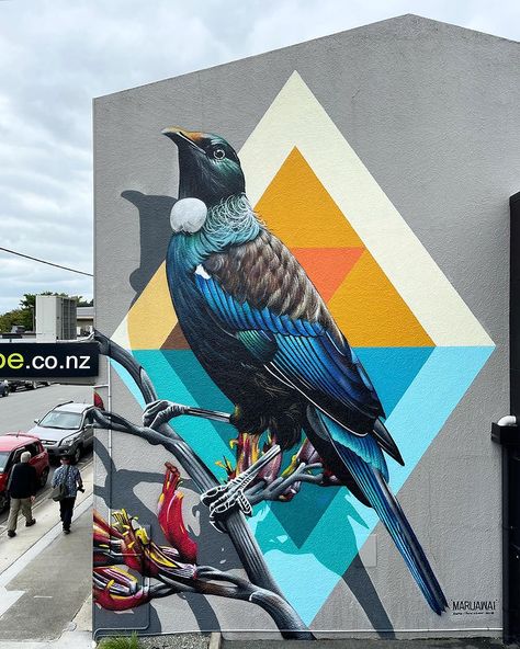 Bird Street Art, Acrylic Art Projects, Animal Mural, Amazing Street Art, Graffiti Murals, Islamic Art Pattern, Murals Street Art, Graffiti Wall Art, Mural Design