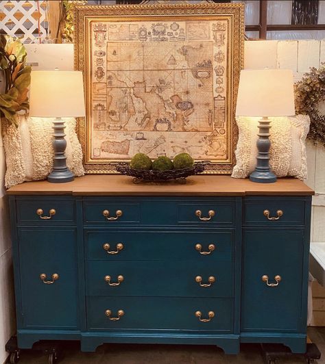 Teal blue painted dresser/buffet. Teal Gold Dresser, Chalk Paint Kitchen Table, Teal Dresser, Built In Wall Units, Painted Dressers, Painted Kitchen Tables, Dresser Ideas, Painted Buffet, Blue Dresser