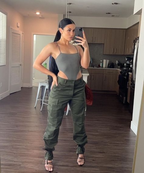 Heels And Cargo Pants, Baggy Pants Heels Outfit, Cargo Pants Party Outfit, Baggy Pants With Heels, Parachute Pants With Heels, Bodysuit And Cargo Pants, Cargo Pants With Heels, Cargo Pants And Heels, High Rise Bodysuit