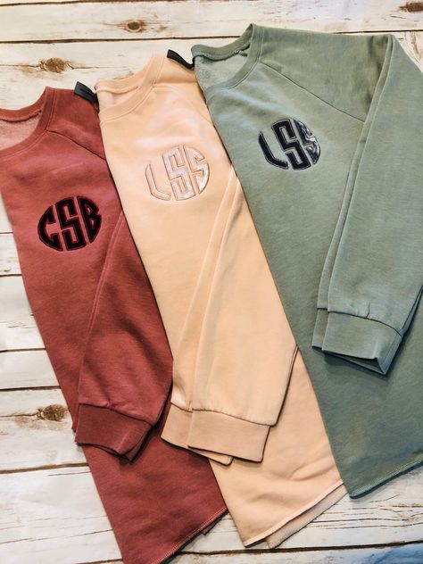 Monogram Sweatshirt Crushed Velvet Monogram | Etsy Vinyl Sweatshirt Ideas, Preppy Shirts, Sweatshirt Design Ideas, Monogramming Ideas, Monogram Sweater, Sweatshirt Ideas, Embroidered Items, Monogram Ideas, Monogram Sweatshirt