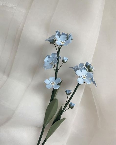 Forget Me Not Origami, Origami Forget Me Not, Paper Forget Me Not Flowers, Forget Me Not And Lily Of The Valley, Blue Paper Flower Bouquet, Paper Forget Me Not Flowers Diy, Forget Me Not Paper Flowers, Forget Me Nots Aesthetic, Aesthetic Paper Flowers