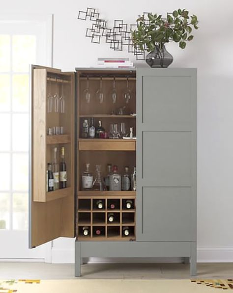 Crate Bar, Armoire Bar, Home Bar Cabinet, Bar In Casa, Basement Bar Designs, Crate Diy, Grey Bar, Built In Bar, Bar Cart Decor