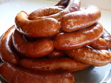 Hot links. Sausage Italian, Meat Curing, Cured Meat Recipes, Sausage Making Recipes, Home Made Sausage, Homemade Sausage Recipes, Meat Processing, Sausage Making, Summer Sausage