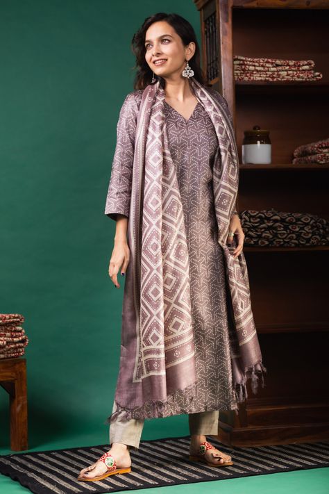 Tussar Silk Suits Designs, Tussar Silk Suits, Raw Silk Kurta Designs Women, Winter Fashion Outfits Indian, Tussar Silk Kurta, Straight Kurti Designs, Kurta Dress, Kurta Designs Women, Boutique Dress Designs