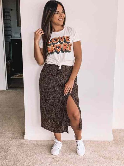 Simple Teacher Outfits Plus Size, Graphic Tee And Maxi Skirt Outfit, Midsize Maxi Skirt Outfit, Midsize Spring Outfits 2023, Plus Size Skirt Outfits Summer, Spring Outfits 2023 Plus Size, Casual Spring Outfits 2023 Midsize, Medium Size Girls Outfits, Teaching Fits