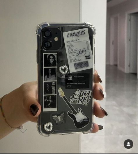 Phone Case Inspo, Homemade Phone Cases, Clear Phone Case Design, Phone Case Diy Paint, Diy Phone Case Design, Diy Iphone Case, Iphone Case Stickers, Collage Phone Case, Pretty Iphone Cases