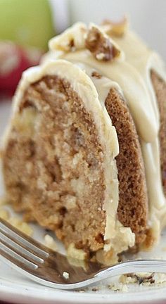 Nothing But Bundt Cake Recipes, Caramel Apple Bundt Cake, Fall Menus, Apple Bundt Cake Recipes, Apple Bundt Cake, Homemade Cake, Pound Cakes, Apple Cake Recipes, Velvet Cupcakes